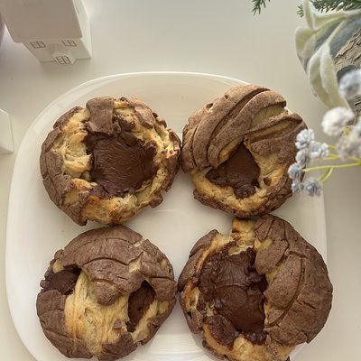 Chocolate Nutella Stuffed Concha 