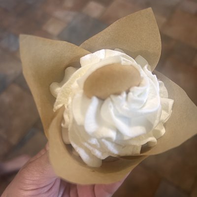 Banana pudding, cupcakes