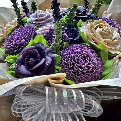Deluxe 12 Cupcake Bouquet