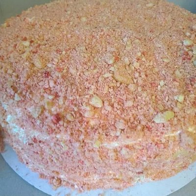 Strawberry Crunch Cake