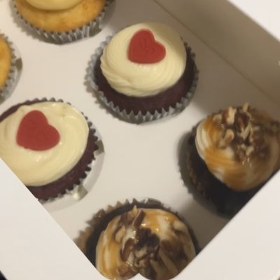12 Cupcakes 