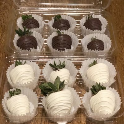 Chocolate Covered Strawberries (Dozen)