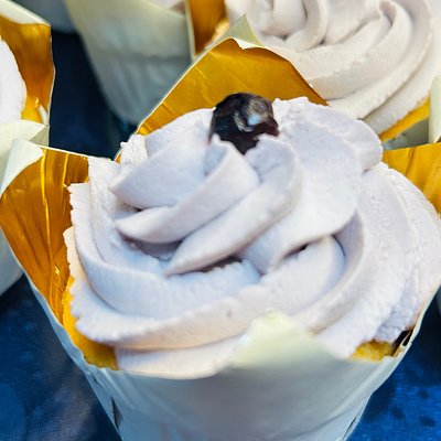 Gluten Free Vanilla Bean Cupcakes With Blueberry Frosting