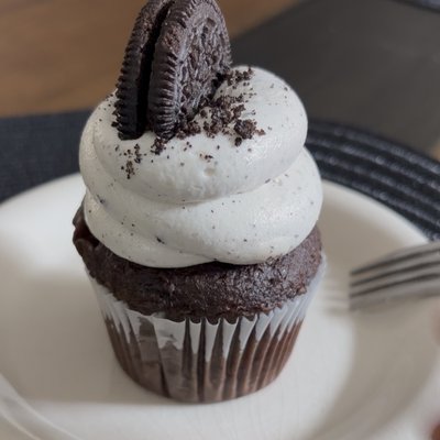 Cookies ‘n Cream Cupcakes, 1/2 Dozen 