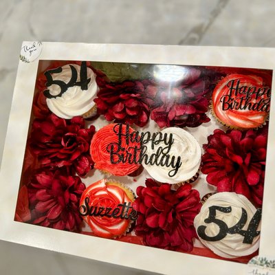 🌸💕Special Jumbo Cupcake Box💕🌸