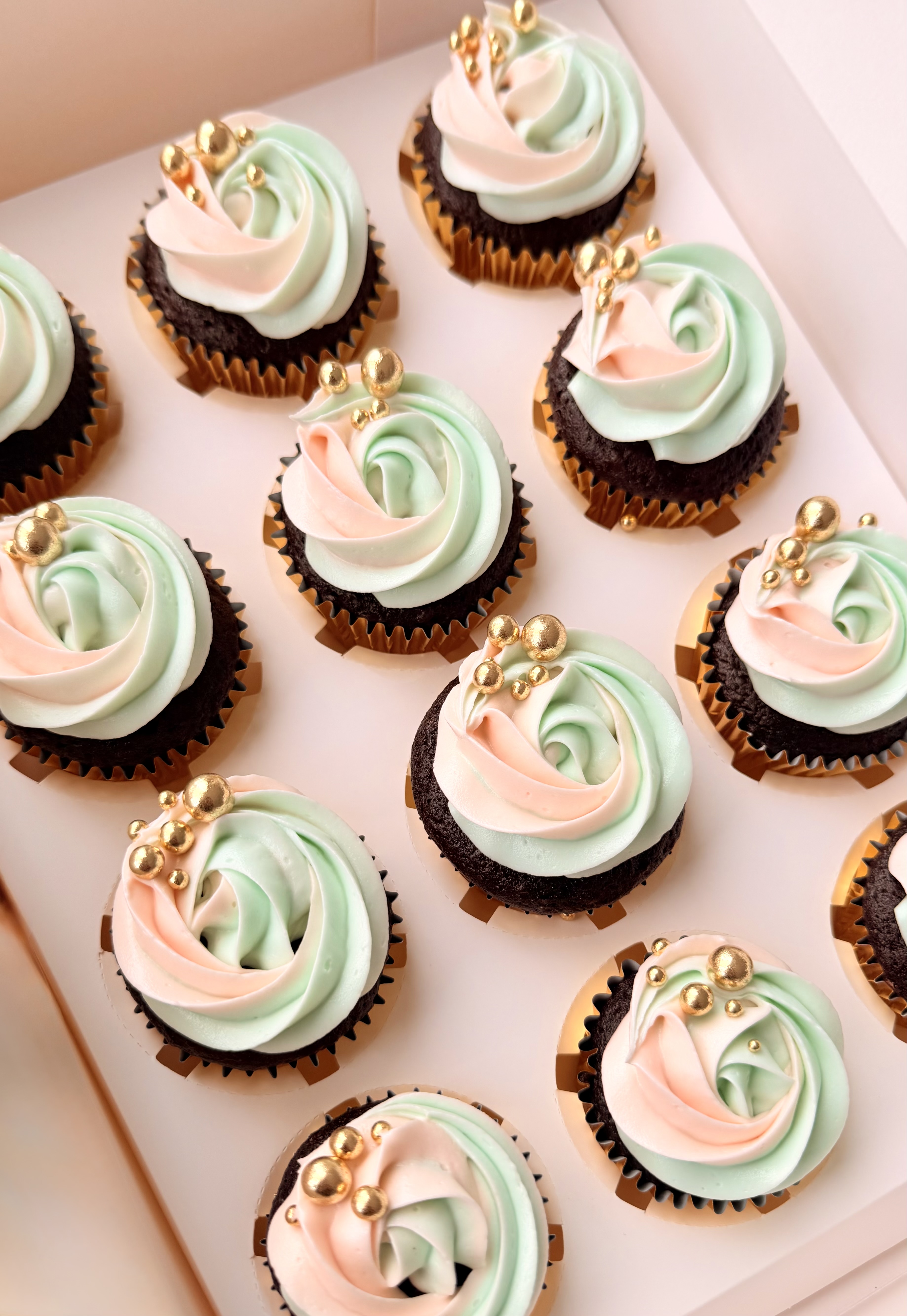 (Custom) Non-Filled Cupcakes