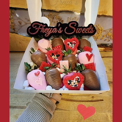 Valentine's Strawberries 🍓 12 count