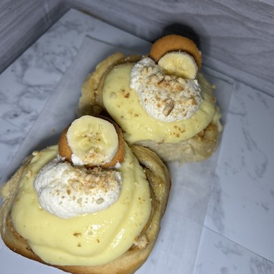 A Dozen Banana Pudding Sweet Rolls