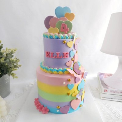 Custom 6″ & 4″ tiered Cake 