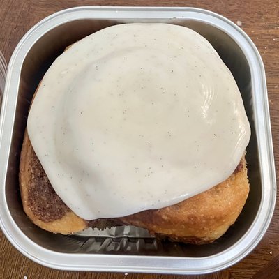 Cinnamon Roll Single With Vanilla Bean Frosting 