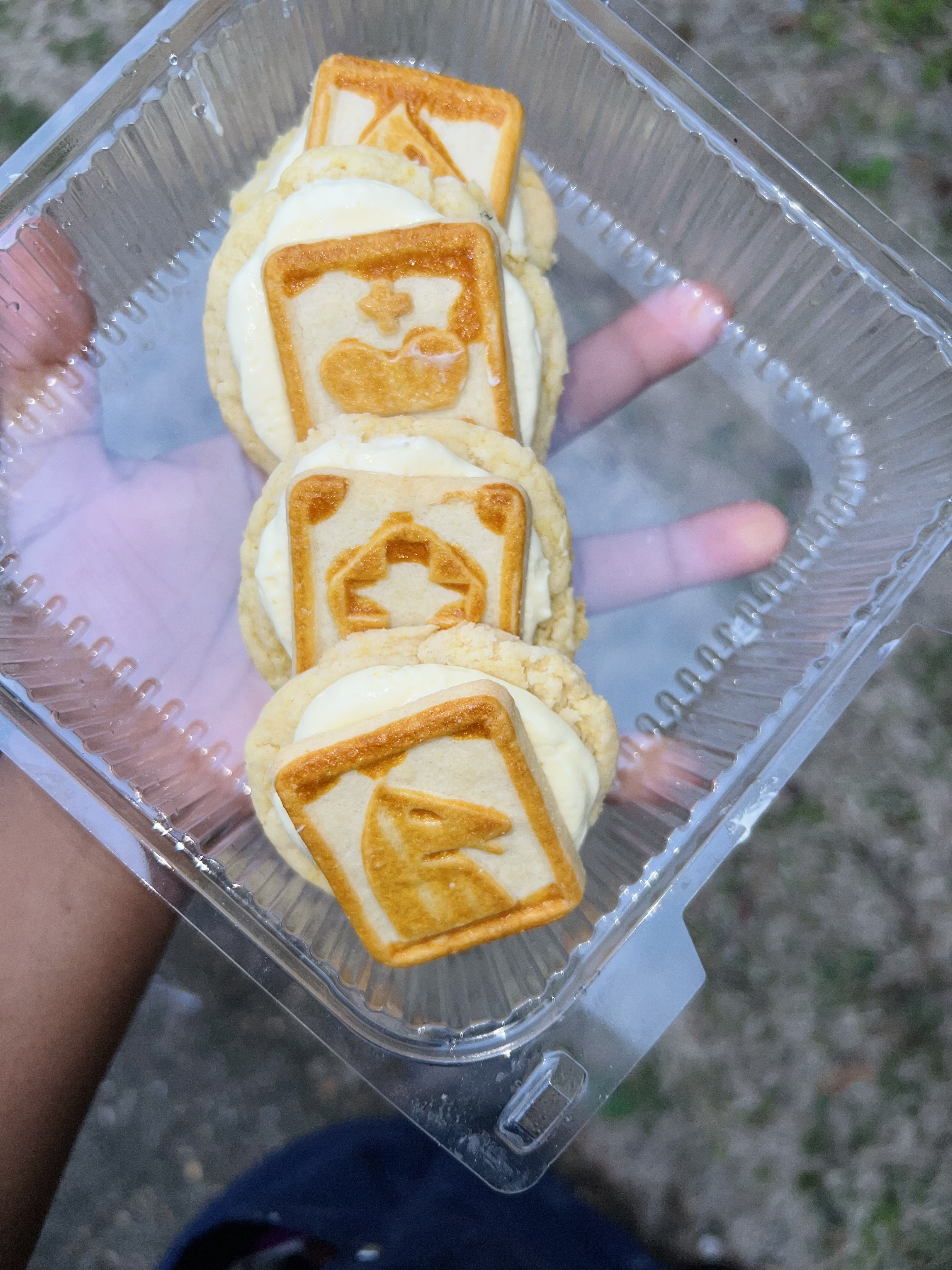 Banana Pudding Cookies Top’d W/Pudding