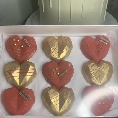 Cake Hearts (12 Count)