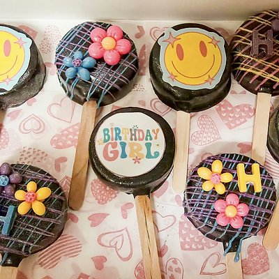 Custom Cake Pops