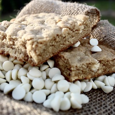  Gourmet Blondie Brownies 1/2 Dozen