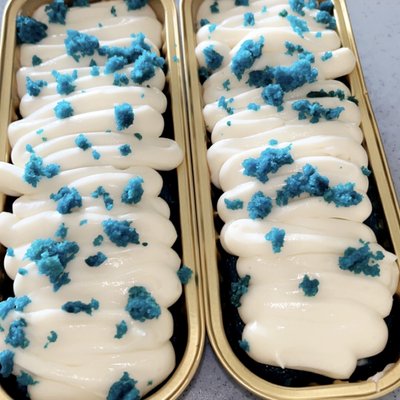 Mini Cake loafs (any flavor) 