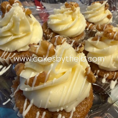 NEW!🔥 Pineapple Carrot Cake Cupcakes  Limited Time!