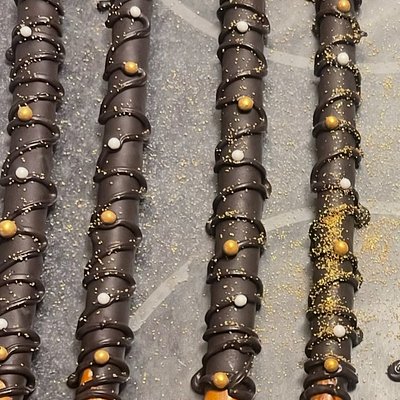 Chocolate Covered Pretzel Rods 