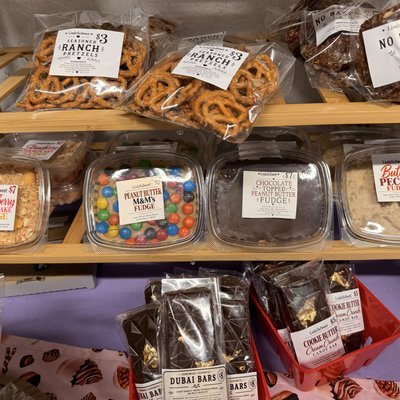 Fudge 1/2lb Containers