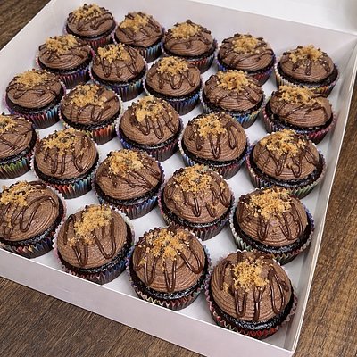 24 Cupcakes 
