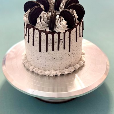 Cookies n’ Creme 6 in. Cake