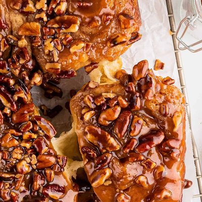 Bayou Pecan Sticky Buns