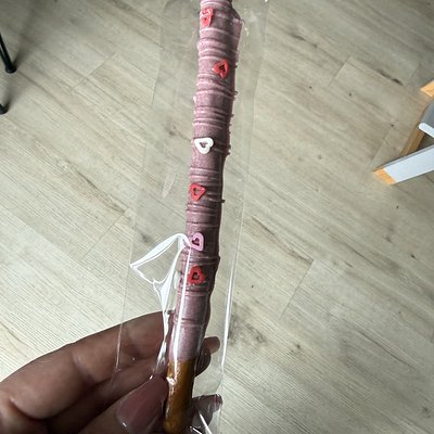 Chocolate Dipped Pretzels 