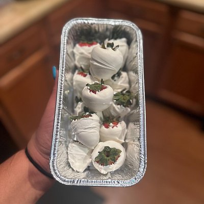 Vanilla White Covered Strawberries 