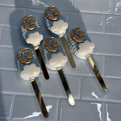 Cake Pops & Cakesicles 