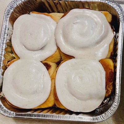 Cinnamon Roll 4-pack With Vanilla Bean Frosting 