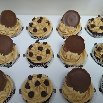 Peanut Butter Chocolate Swirl Cupcakes