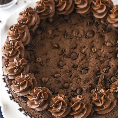 Chocolate Cookie Cake 