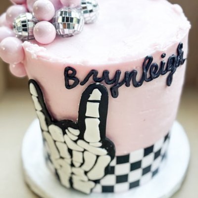 6 Inch Intricate Design Cake 