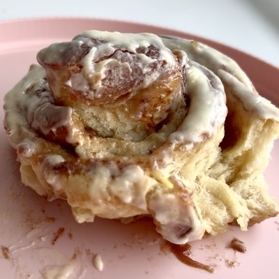 Single Cinnamon Roll - Available Every Friday! 