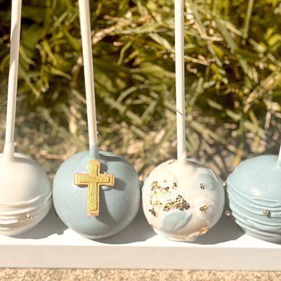 Custom Cake Pops