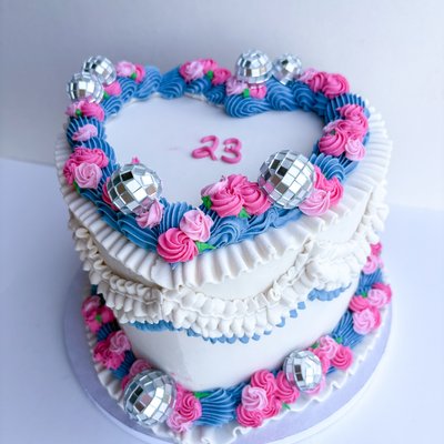 Custom Cakes 🍰 