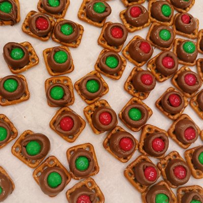 Chocolate M&M Snaps
