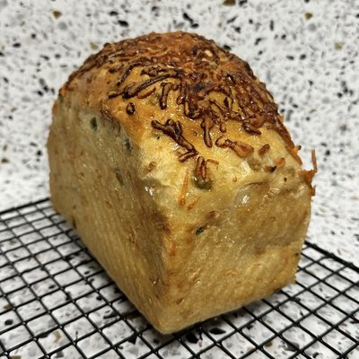 Hot Honey Jalapeño Cheddar Sourdough Sandwich Bread