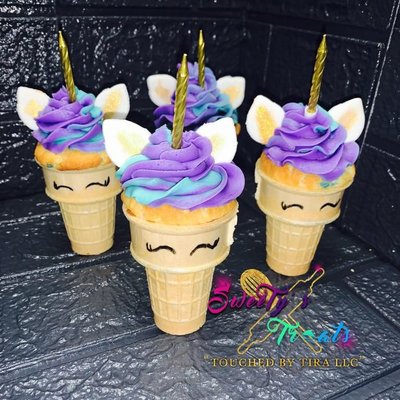 Customized Cupcakes 