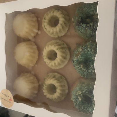 Micro Mini Bundt Cakes (sold in a box of 9)