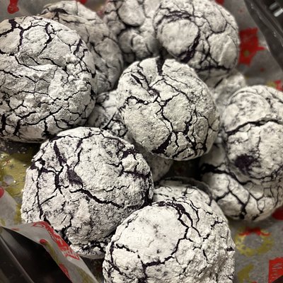 Ube or Chocolate Crinkle Bites, 1dz