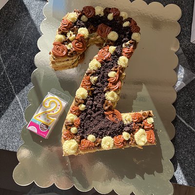8” - Double Layer -Full Floral- Cookie Cake