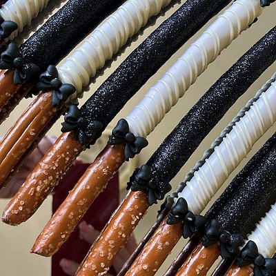 AMAZN Glitter Pretzel Rods