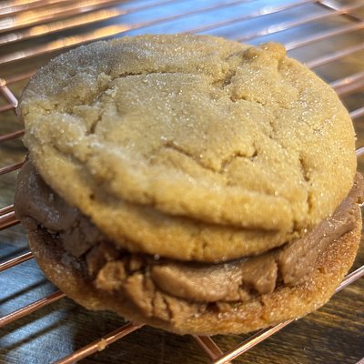Peanut Butter Cookie With Chocolate Filling 