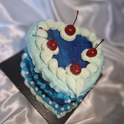 6"×2 Layer Heart-shaped Cake (SM Buttercream)