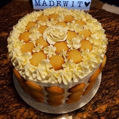 Banana Pudding Cake / Cookies N Cream $50 (6 Inch) Sale