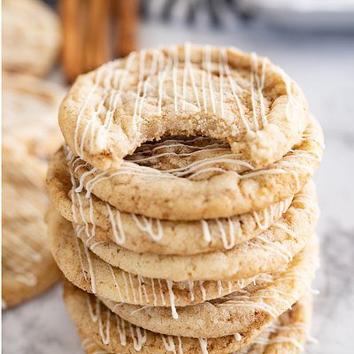 Cinnamon roll cookies 