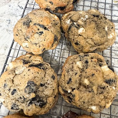 Cookies & Cream Cookies - Dozen