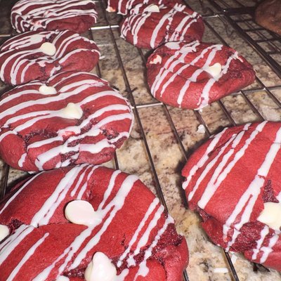 Lavish Gourmet Cookies 