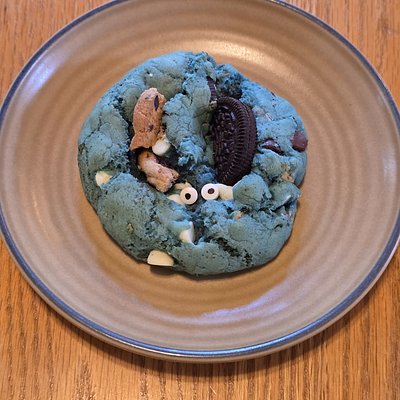 6 Cookie Monster Cookies