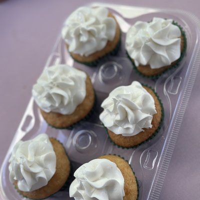 6” Cake With Dozen Cupcakes